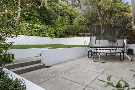 Photo of property in 37 Glen Road, Kelburn, Wellington, 6012