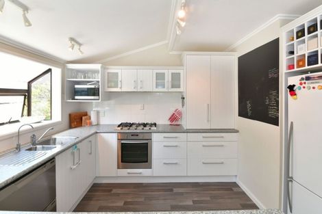 Photo of property in 53a Swann Beach Road, Stanmore Bay, Whangaparaoa, 0932