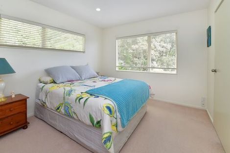 Photo of property in 35a Elliston Crescent, Stanmore Bay, Whangaparaoa, 0932