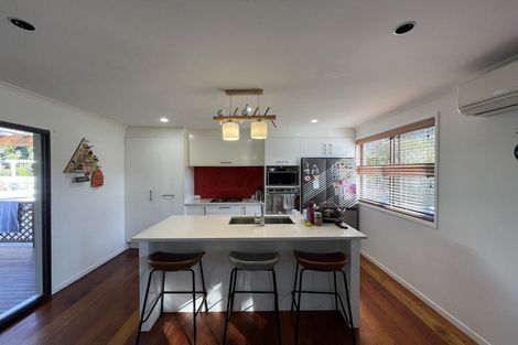 Photo of property in 6 Godley Road, Green Bay, Auckland, 0604