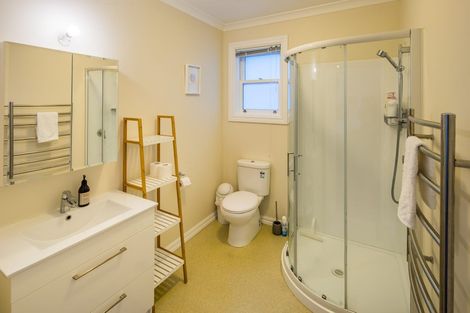 Photo of property in 14 Freeling Street, Island Bay, Wellington, 6023