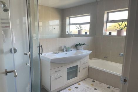 Photo of property in 6 Sophies Way, Papamoa Beach, Papamoa, 3118