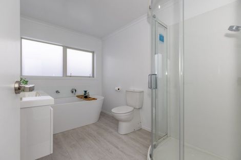 Photo of property in 26 Koru Loop, Paraparaumu, 5032