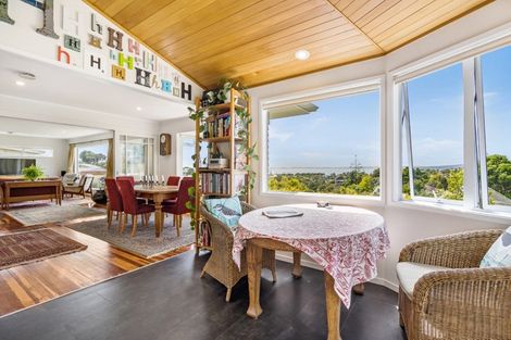 Photo of property in 23a Aberdeen Road, Castor Bay, Auckland, 0620