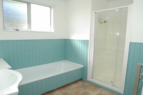 Photo of property in 32 Makarini Street, Paraparaumu, 5032