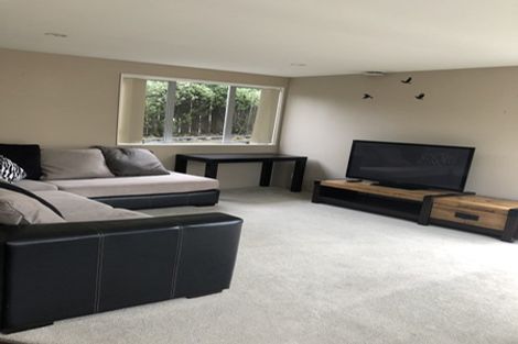 Photo of property in 14a Bracken Road, Newlands, Wellington, 6037