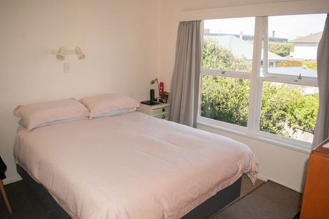 Photo of property in 1/32 Wicklow Road, Narrow Neck, Auckland, 0622