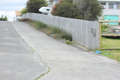 Photo of property in 1458 Whangaparaoa Road, Army Bay, Whangaparaoa, 0930