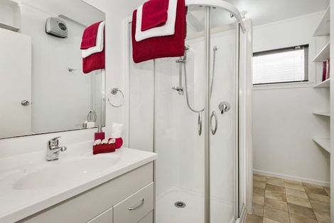 Photo of property in 27 Royston Street, Rosehill, Papakura, 2113