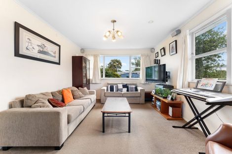 Photo of property in 7 Bayside Avenue, Te Atatu Peninsula, Auckland, 0610