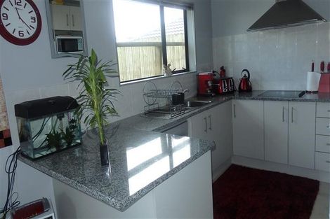 Photo of property in 13 Kokako Rise, Papakura, 2110