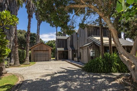 Photo of property in 950 Whangaruru Road North, Whangaruru, Russell, 0184