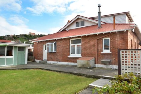 Photo of property in 217 Bay View Road, Saint Clair, Dunedin, 9012