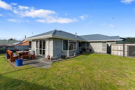 Photo of property in 28 Realm Drive, Paraparaumu, 5032