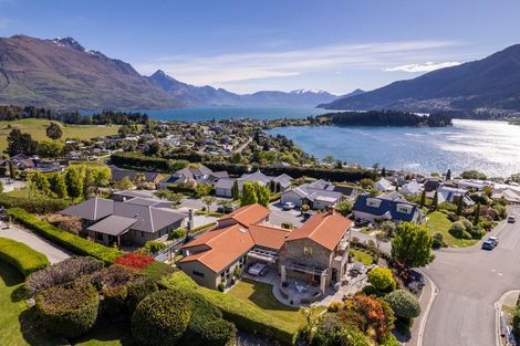 Photo of property in 1 Garland Terrace, Kelvin Heights, Queenstown, 9300