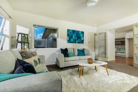 Photo of property in 1/124 Chivalry Road, Glenfield, Auckland, 0629