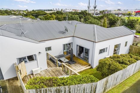 Photo of property in 1 Pyrite Street, Westgate, Auckland, 0614
