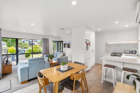 Photo of property in 1/6 Knott Road, Stanmore Bay, Whangaparaoa, 0932