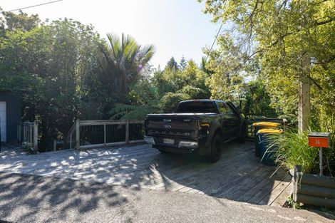 Photo of property in 14 Opou Road, Titirangi, Auckland, 0604