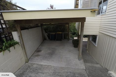 Photo of property in 32 Peter Terrace, Castor Bay, Auckland, 0620