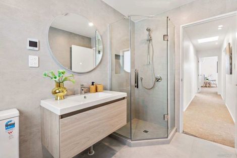 Photo of property in 81b Hattaway Avenue, Bucklands Beach, Auckland, 2012