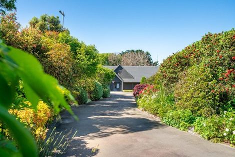 Photo of property in 5 Lavinia Grove, Waikanae Beach, Waikanae, 5036
