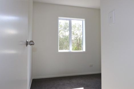 Photo of property in 2/30 John Jennings Drive, Oteha, Auckland, 0632