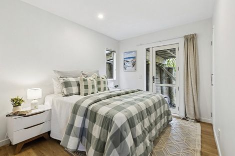 Photo of property in 35 Chartwell Drive, Crofton Downs, Wellington, 6035