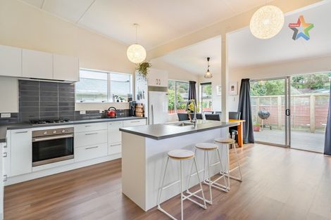 Photo of property in 303 Wellington Road, Wainuiomata, Lower Hutt, 5014