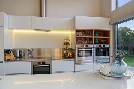 Photo of property in 8 Ngarara Road, Waikanae, 5036