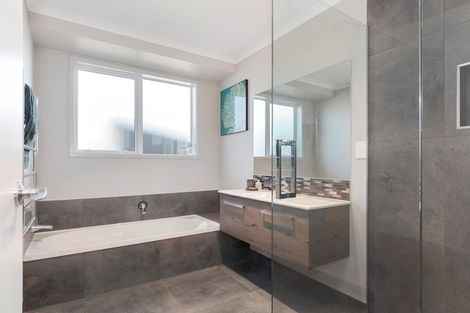 Photo of property in 8 Te Ranga Memorial Drive, Pyes Pa, Tauranga, 3112