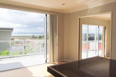 Photo of property in 9 Graceview Way, West Harbour, Auckland, 0618