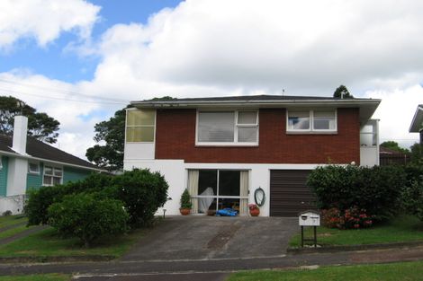 Photo of property in 2/7 Windermere Crescent, Blockhouse Bay, Auckland, 0600