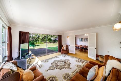 Photo of property in 25 Tupaki Place, Pakuranga Heights, Auckland, 2010