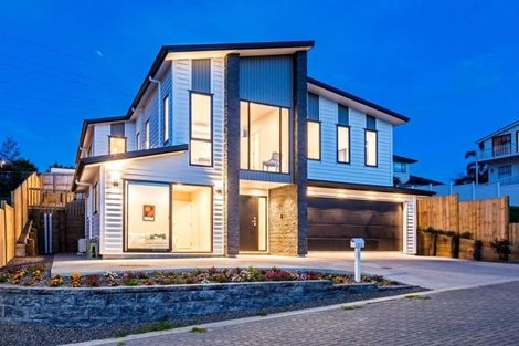 Photo of property in 21 Merv Clarke Lane, Massey, Auckland, 0614