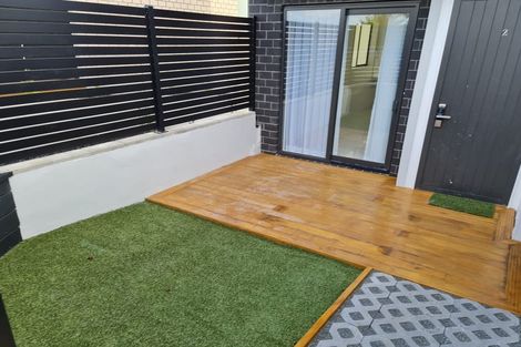 Photo of property in 2/532 Glenfield Road, Glenfield, Auckland, 0629