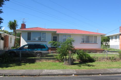 Photo of property in 17 Cobham Crescent, Kelston, Auckland, 0602