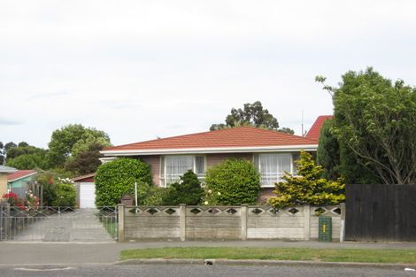 Photo of property in 32 Frensham Crescent, Woolston, Christchurch, 8062