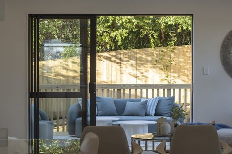 Photo of property in 1 Rengarenga Rise, Fairview Heights, Auckland, 0632