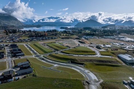 Photo of property in 13 Simpson Crescent, Wanaka, 9305