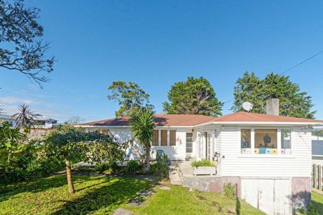 Photo of property in 2 Celsmere Lane, Te Atatu Peninsula, Auckland, 0610