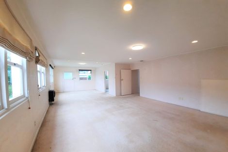 Photo of property in 27 The Crest, Sunnyhills, Auckland, 2010