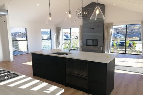 Photo of property in 8 Wheat Street, Jacks Point, Queenstown, 9371