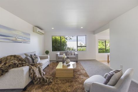 Photo of property in 17 Mandeville Place, Unsworth Heights, Auckland, 0632