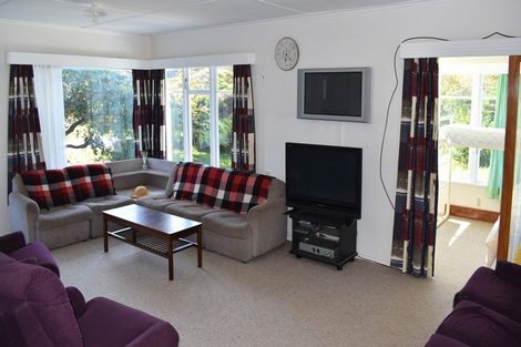 Photo of property in 17 Drake Street, Waikawa Beach, Manakau, 5573