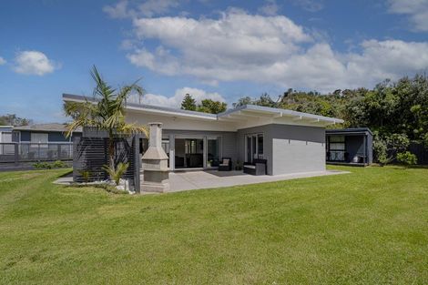 Photo of property in 44 Mako Avenue, Whiritoa, Whangamata, 3691