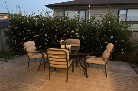 Photo of property in 37 Huntington Park Drive, Greenhithe, Auckland, 0632