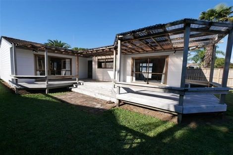 Photo of property in 91 St Annes Crescent, Wattle Downs, Auckland, 2103