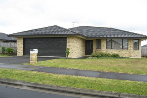 Photo of property in 24 Woodcroft Way, Pukekohe, 2120