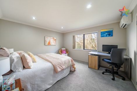 Photo of property in 295a Maungaraki Road, Maungaraki, Lower Hutt, 5010